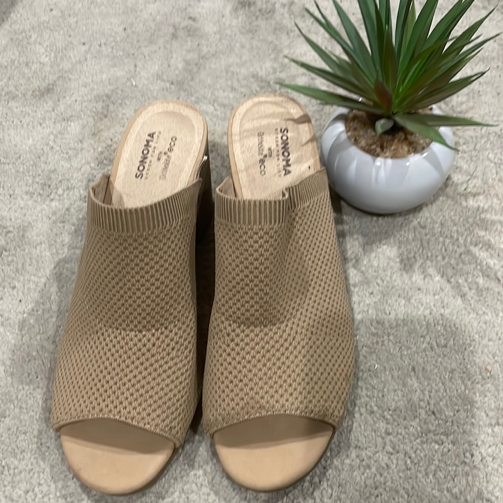 SONOMA ORTHOLITE ECO SLIP ON 3.5 CHUNKY HEEL SANDALS